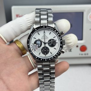 Alternative view of 0S➕ Factory Production, Quality Guaranteed. Established Manufacturer, Reputable Designs, Latest Weighted Version! Authentic Weight. Omega Speedmaster Series. Brand-New OMG Speedmaster "Snoopy Award" 50th Anniversary Commemorative Watch Makes a Bold Debut. 【Professional Moonwatch】Custom Warrior Edition. Features Original Butterfly Clasp. Includes One Genuine Leather Strap. Both Options Available—Your Choice!Premium and sophisticated design! 【Case】Features NAIAD locking technology on the case back, ensuring engraved text remains perfectly aligned. Sapphire crystal case back displays an image of the moon's far side and an Earth disc. 【Dial】 Crafted to mimic sterling silver (Ag925) with a silver-gray electroplated coating for enhanced realism. The silver "Snoopy" emblem embossed on the blue dial at the 9 o'clock position adds a distinctive touch!【Crystal】Features a domed, double-sided anti-reflective sapphire crystal.                                【Strap/Bracelet】Comes with a blue nylon strap/bracelet lined with the Apollo 13 mission trajectory. The new three-link steel bracelet offers a stylish, comfortable fit, while the logo clasp adds vintage charm.Case size: 42mm with black ceramic bezel. Powered by the classic manual-winding chronograph movement (1863). Only by experiencing a manual chronograph movement is the collection truly complete!OS➕ Premium Black Knight Edition, masterfully crafted. The watch⌚️ features an original butterfly clasp and comes with a complimentary genuine strap. Quality guaranteed. Watch⌚️ 83226999. Exquisitely recommended multifunctional mechanical watch for men.